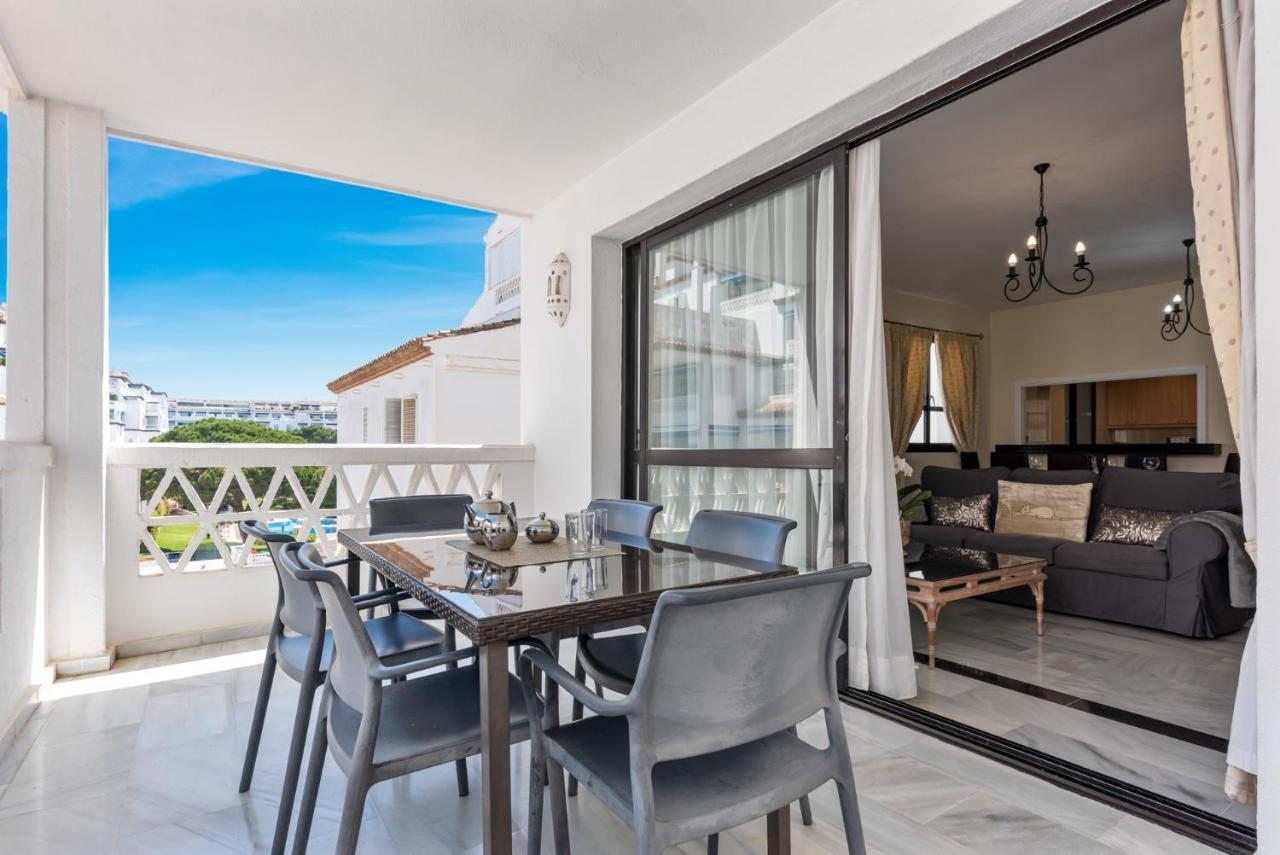 Beachfront Puerto Banus Appartement